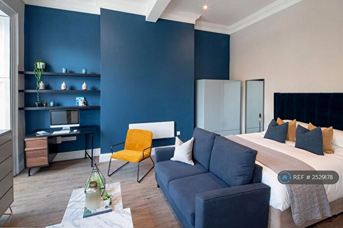 Studio To Rent In Park Street Avenue, Bristol, BS1