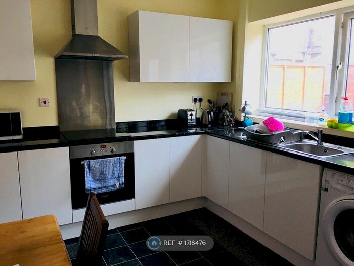2 Bedroom Terraced House To Rent In Borough Road, Salford, M50