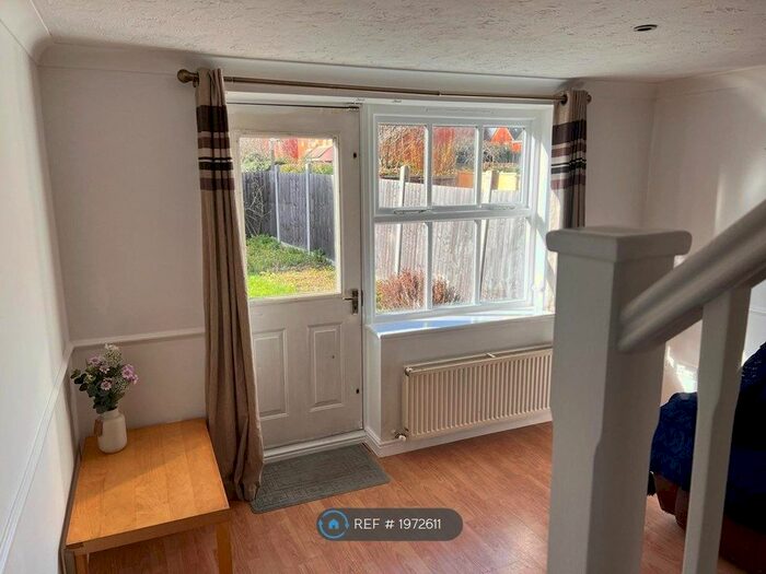 2 Bedroom Semi-Detached House To Rent In Trader Road, London, E6