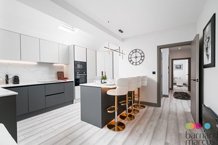 2 Bedroom Flat To Rent In Colney Hatch Lane, Muswell Hill, N10