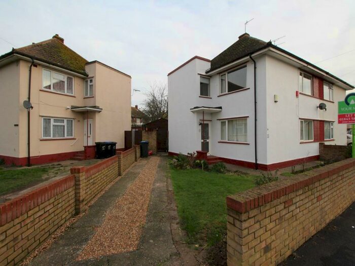 3 Bedroom Semi-Detached House To Rent In St. Johns Avenue, Ramsgate, Kent, CT12