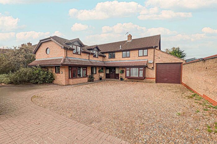 4 Bedroom Detached House For Sale In Ness Road, Burwell, Cambridge, CB25