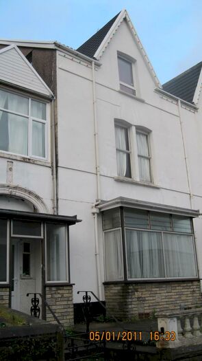 8 Bedroom House To Rent In Bryn Road, SA2