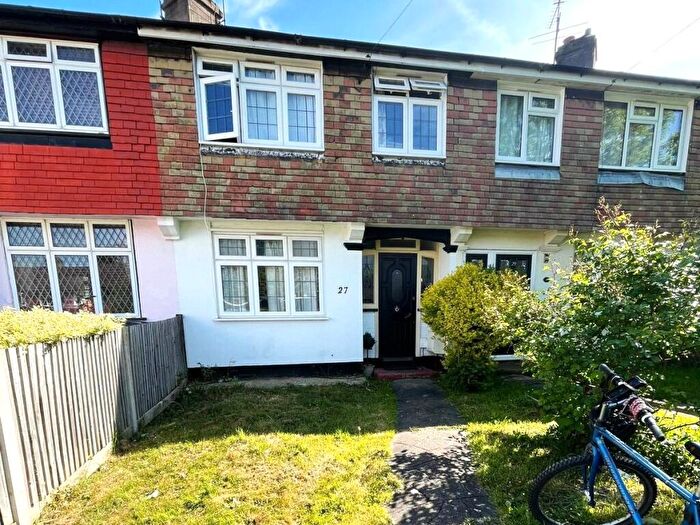 3 Bedroom Terraced House To Rent In Meadway, Surbiton, KT5