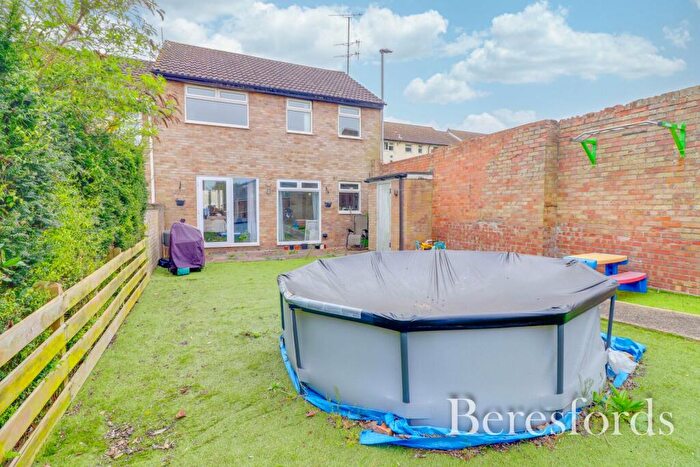 3 Bedroom End Of Terrace House For Sale In Titania Close, Colchester, CO4