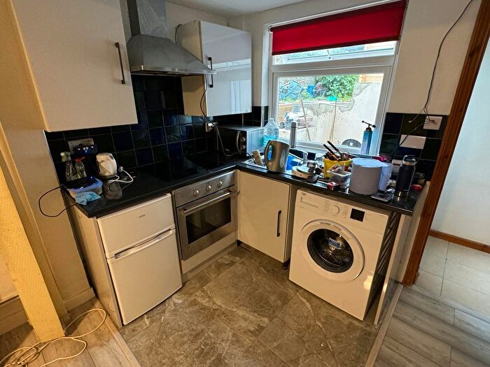 Studio To Rent In Brockley Rise, London, SE23