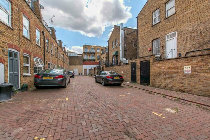 Garage / Parking To Rent In Barnard Mews, Clapham Junction, London, SW11