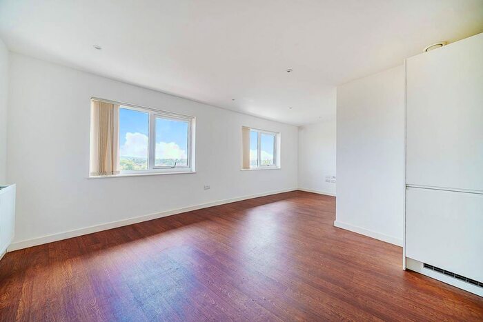 2 Bedroom Flat To Rent In Howard Road, Stanmore, HA7