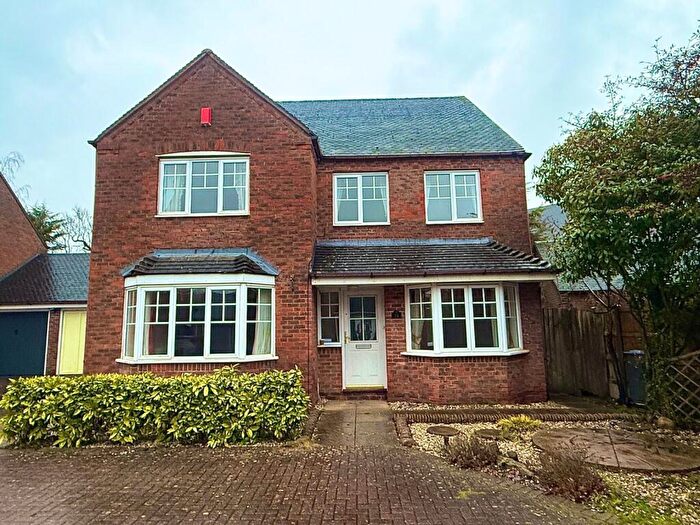 4 Bedroom Detached House To Rent In Hirdemonsway, Shirley, Solihull, West Midlands, B90