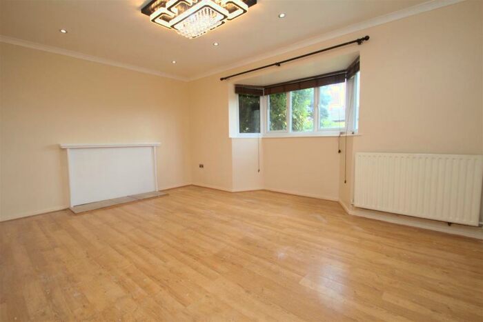 3 Bedroom End Of Terrace House To Rent In White Hart Drive, Hemel Hempstead, HP2