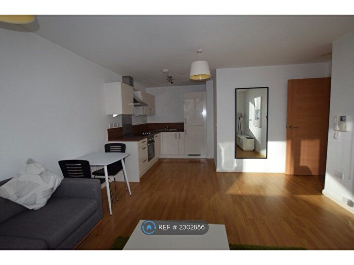 1 Bedroom Flat To Rent In Mann Island, Liverpool, L3
