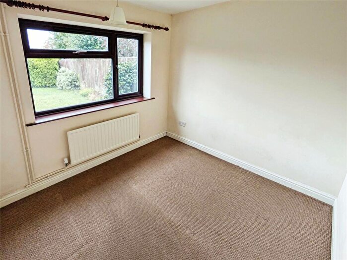 2 Bedroom Bungalow For Sale In Windsor Park Close, North Hykeham, Lincoln, Lincolnshire, LN6