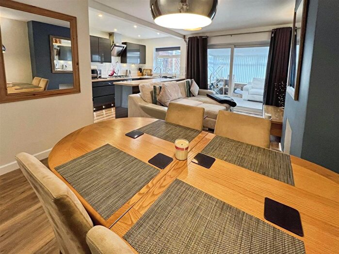 3 Bedroom Semi-detached Bungalow For Sale In Reed Pool Close, Countesthorpe, Leicester, LE8