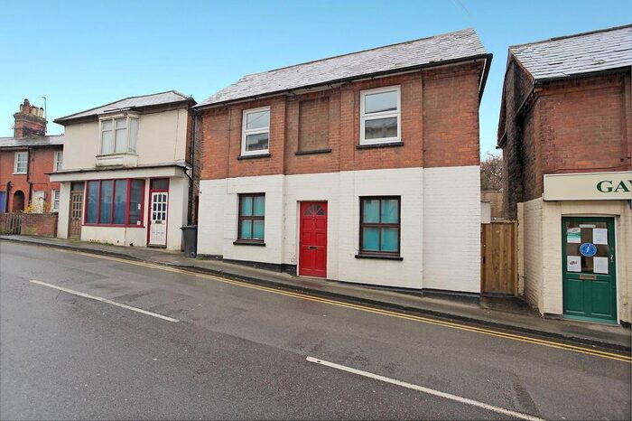 1 Bedroom Flat To Rent In Framfield Road, Uckfield, TN22