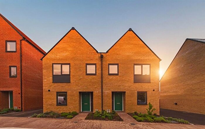 3 Bedroom Semi-Detached House To Rent In Rosefield Lane, Harlow, CM17