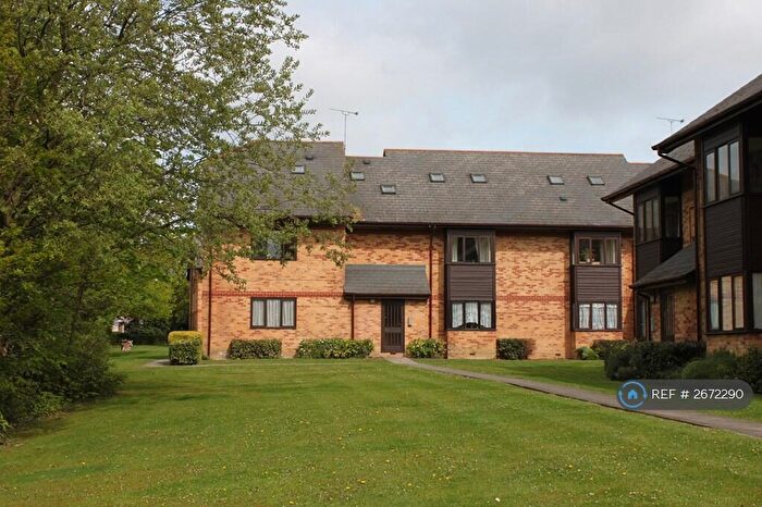 2 Bedroom Flat To Rent In Cavendish Gardens, Chelmsford, CM2
