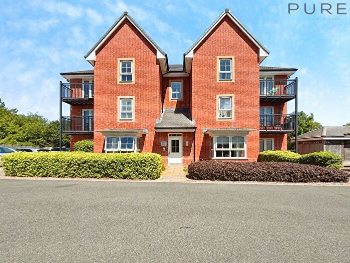2 Bedroom Flat For Sale In Bamber Close, West End, Southampton, SO30