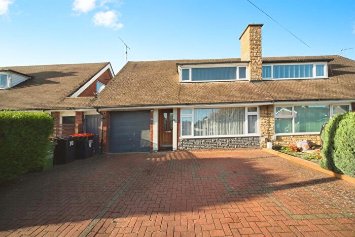 3 Bedroom Bungalow For Sale In St. Michaels Avenue, Houghton Regis, Dunstable, LU5