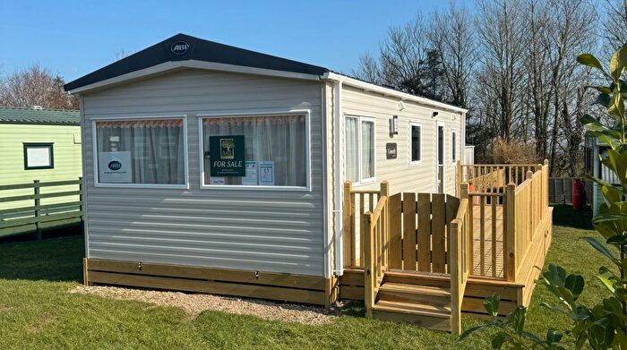 2 Bedroom Park Home For Sale In Ugthorpe, Whitby, YO21