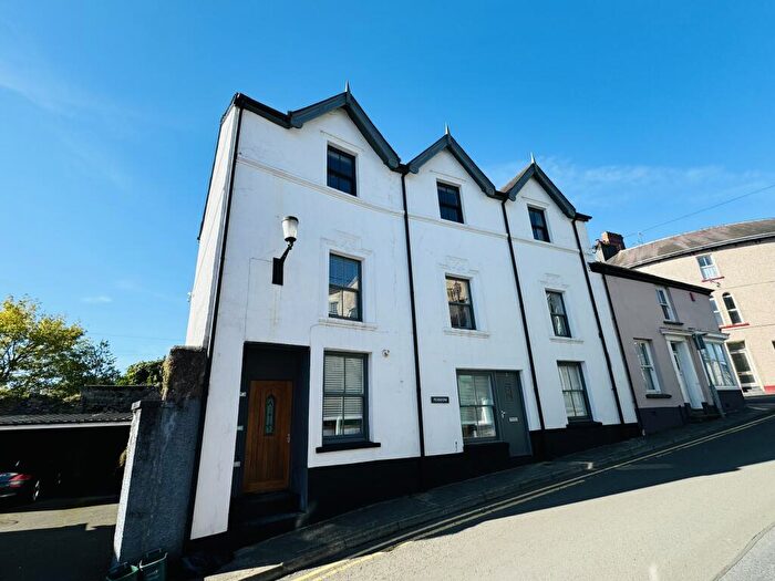 2 Bedroom Flat To Rent In Carmarthen Street, Llandeilo, SA19