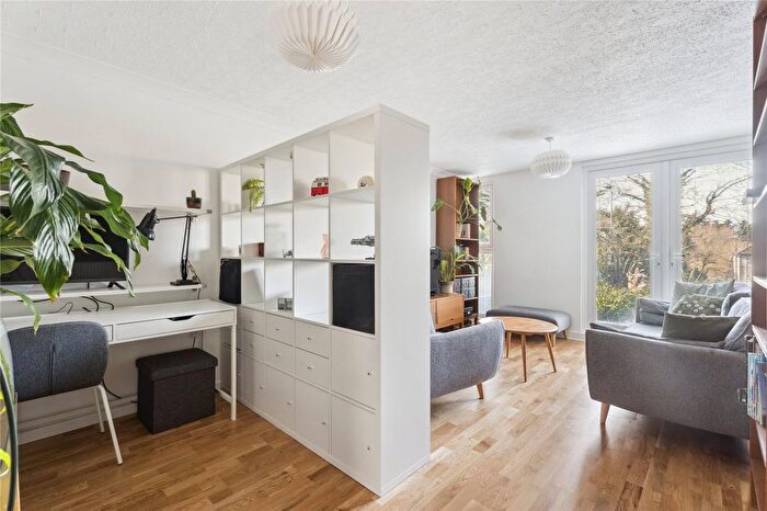 3 Bedroom Terraced House For Sale In Gade View Gardens, Kings Langley, Hertfordshire, WD4