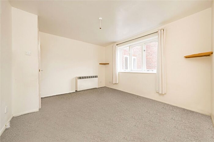 1 Bedroom Flat For Sale In Jasper House, Percy Gardens, Worcester Park, KT4