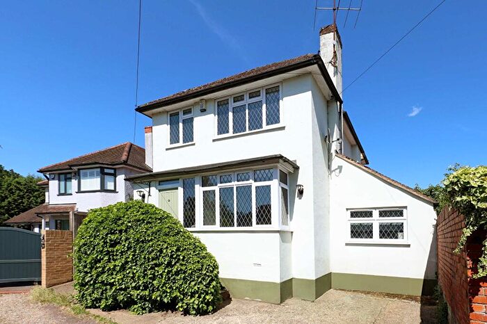 3 Bedroom Detached House For Sale In Wycombe End, Beaconsfield, Buckinghamshire, HP9