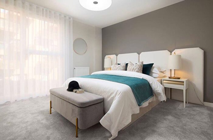 3 Bedroom Flat For Sale In Hendon Waterside, Hendon, NW9