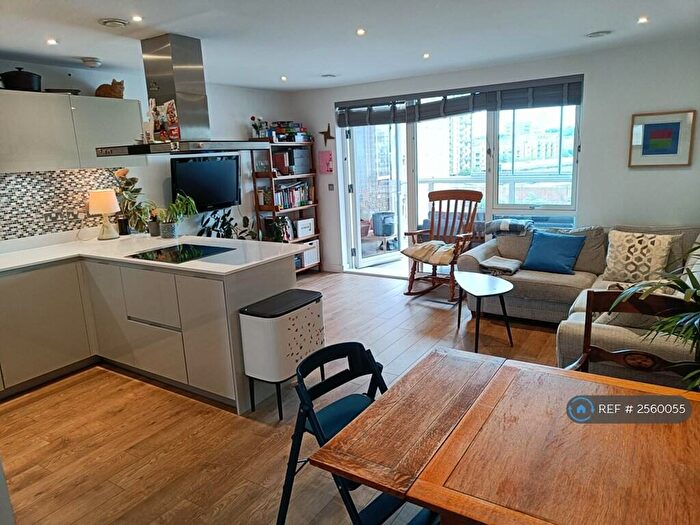 2 Bedroom Flat To Rent In Creekside, London, SE8