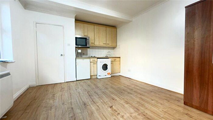 1 Bedroom Flat To Rent In Cricklewood Lane, Cricklewood, London, NW2