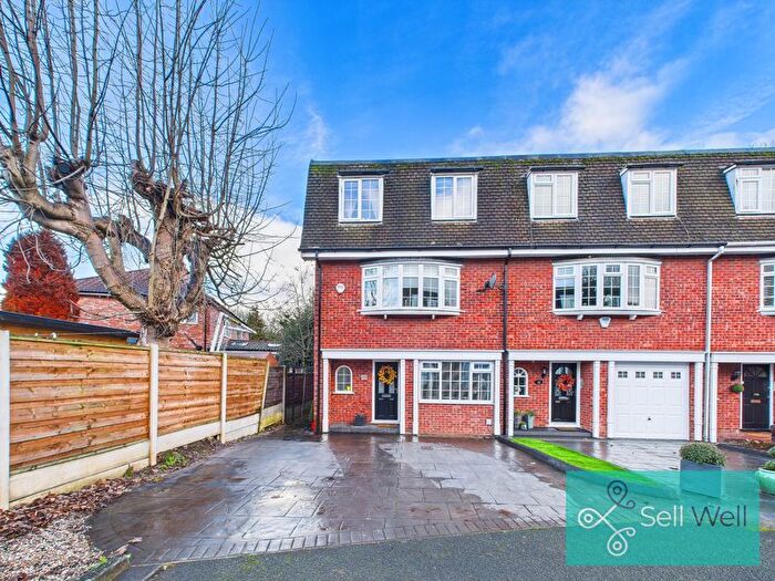 4 Bedroom Town House For Sale In Woodlea, Worsley, Manchester, M28