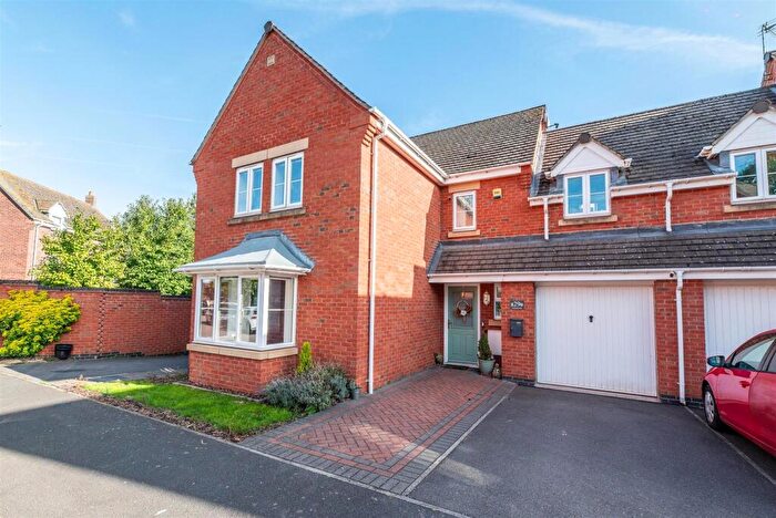 4 Bedroom Semi-Detached House For Sale In Hollands Way, Kegworth, DE74