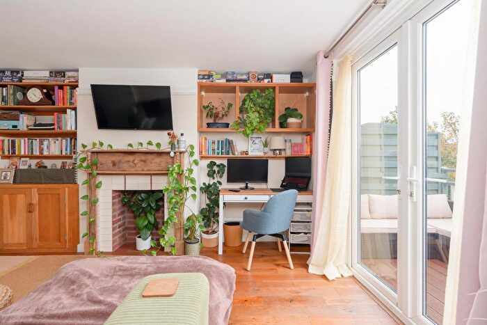 1 Bedroom Flat For Sale In Elmcroft Crescent, Horfield, BS7