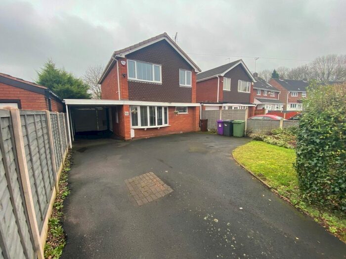3 Bedroom Detached House For Sale In Windsor Gardens, Castlecroft, Wolverhampton, WV3