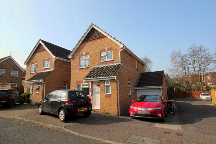 3 Bedroom Detached House To Rent In Stable Close, Crawley, RH10