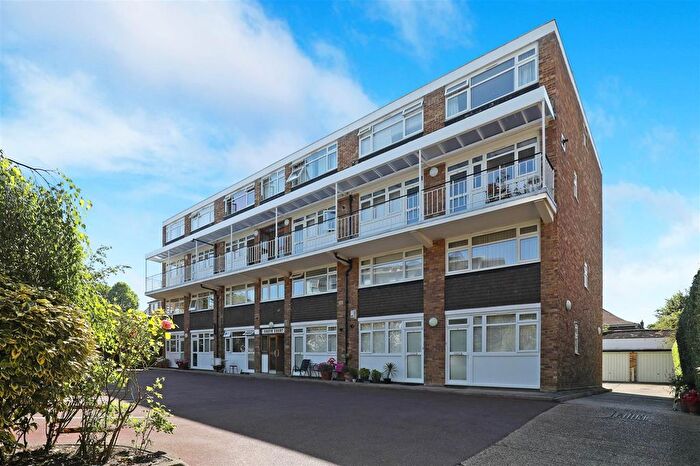 1 Bedroom Flat To Rent In South Court, Kersfield Road, SW15