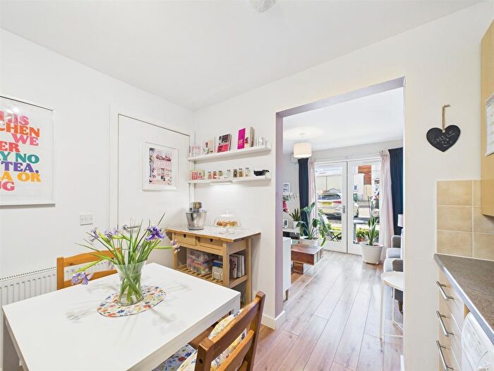 1 Bedroom Flat For Sale In Elm Court, Bridge Of Earn, Perth, PH2