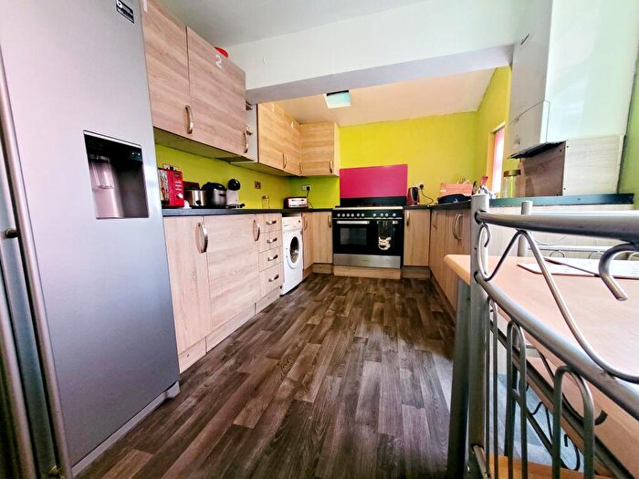 1 Bedroom House To Rent In Room, Liverpool Road, M30