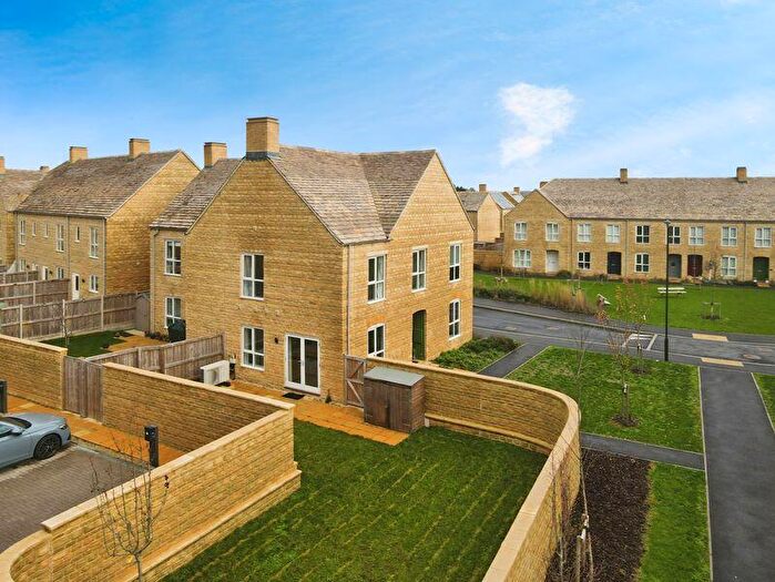 3 Bedroom Semi-Detached House For Sale In Sivewright Way, Cirencester, Gloucestershire, GL7
