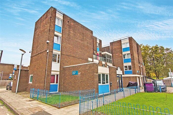 2 Bedroom Maisonette For Sale In Grove Road, London, E3