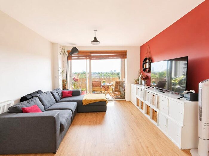 2 Bedroom Flat To Rent In Prowse Court, Fore Street, Edmonton, N18