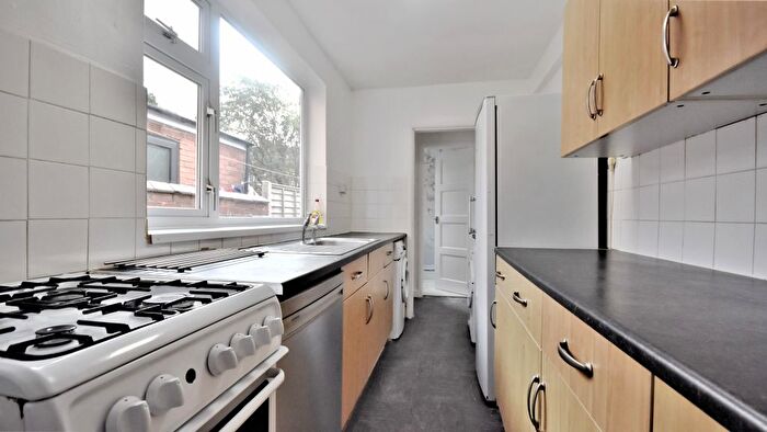 3 Bedroom End Of Terrace House To Rent In Dean Street, Coventry, CV2