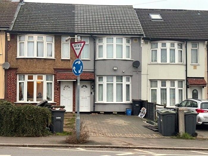 2 Bedroom Terraced House To Rent In Bishopscote Road, Luton, LU3