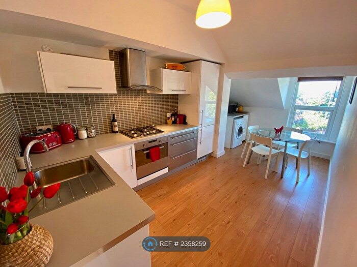 2 Bedroom Flat To Rent In Mersey Road, Crosby, Liverpool, L23