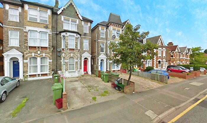 2 Bedroom Flat To Rent In Hatherley Road Sidcup, DA14