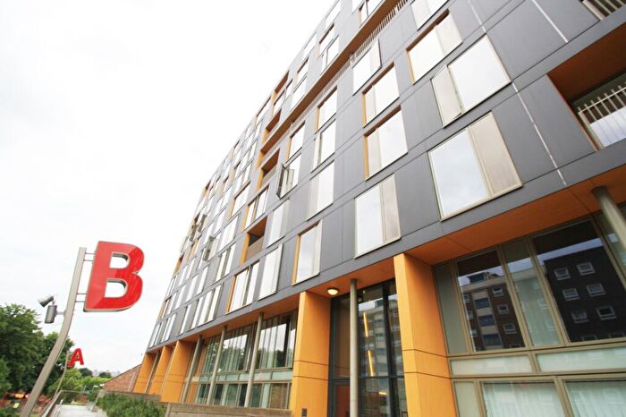 2 Bedroom Flat To Rent In The Avenue, Leeds, West Yorkshire, Uk, LS9