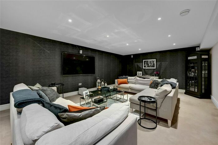 6 Bedroom Detached House To Rent In Cobbetts Hill, Weybridge, Surrey, KT13