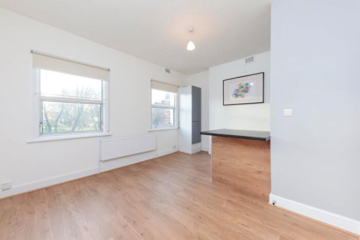 1 Bedroom Flat To Rent In Holloway Road, Holloway, N7