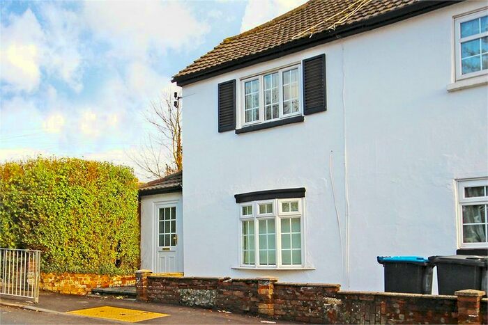2 Bedroom End Of Terrace House To Rent In St Albans Hill, Hemel Hempstead HP3
