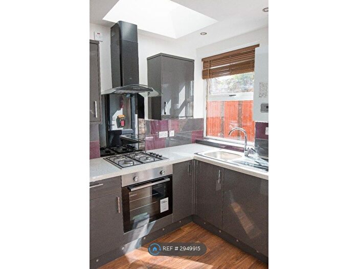 1 Bedroom Flat To Rent In Pennywell Heights, Bristol, BS5